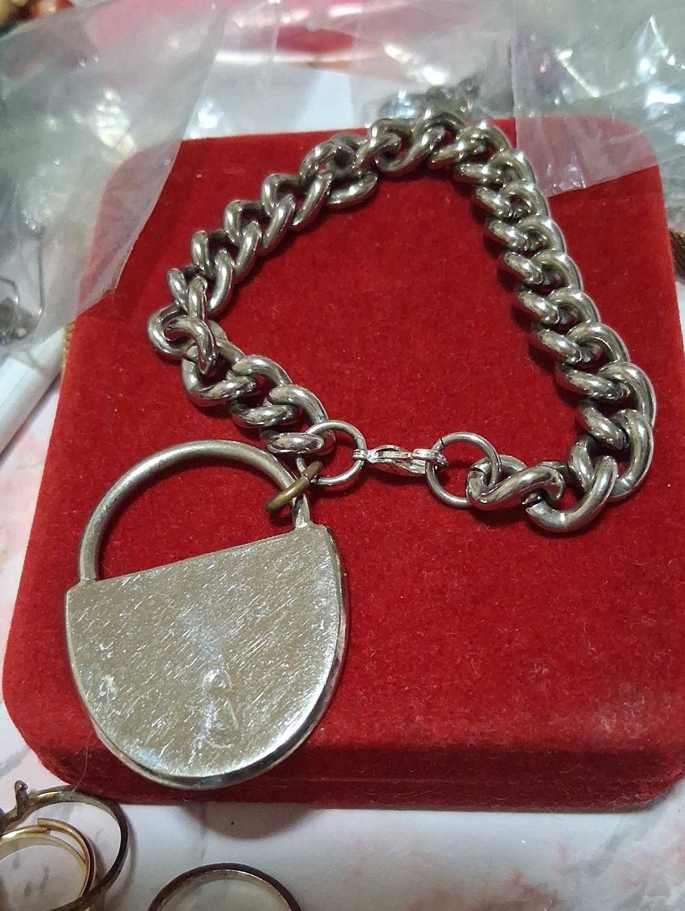 Source Unknown Silver Padlock Charm Curb Chain Bracelet